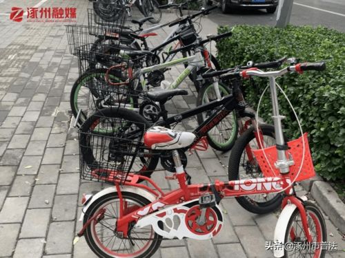 自行車占道 學生騎車存隱患 相關(guān)部門回應 記者實探另有新發(fā)現(xiàn)